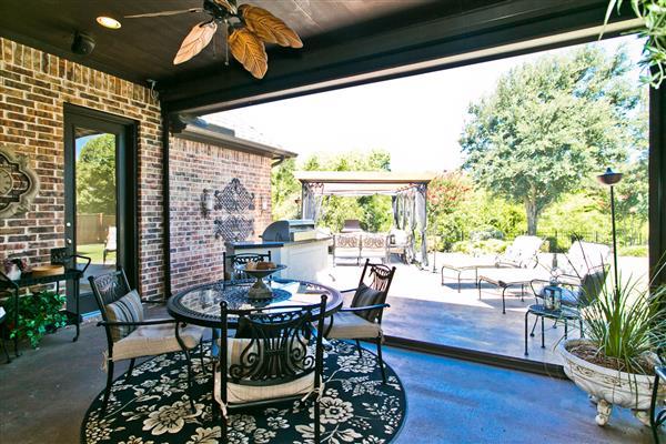    Covered Patio with Phantom Screen 