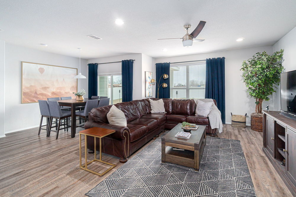    Inviting Family and Dining Area 