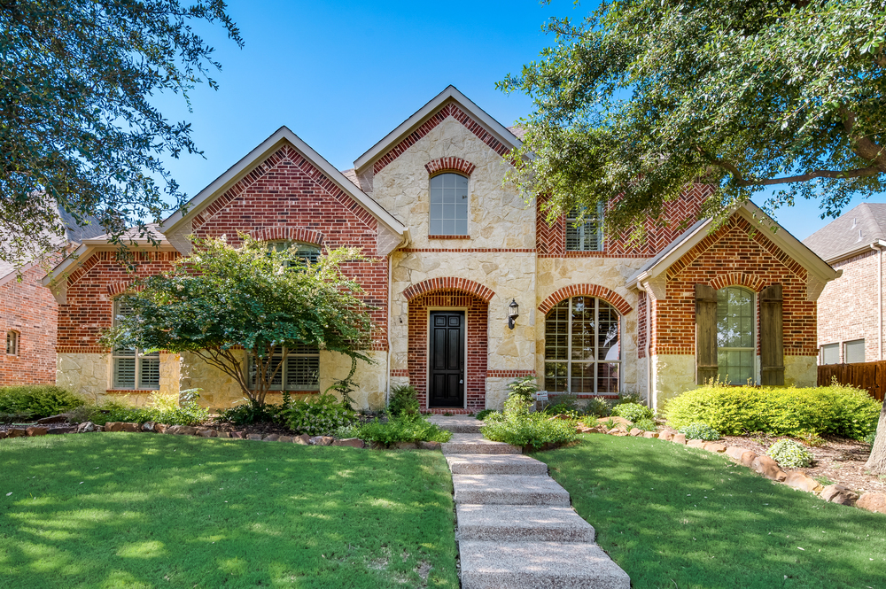        Crestmoor Drive 