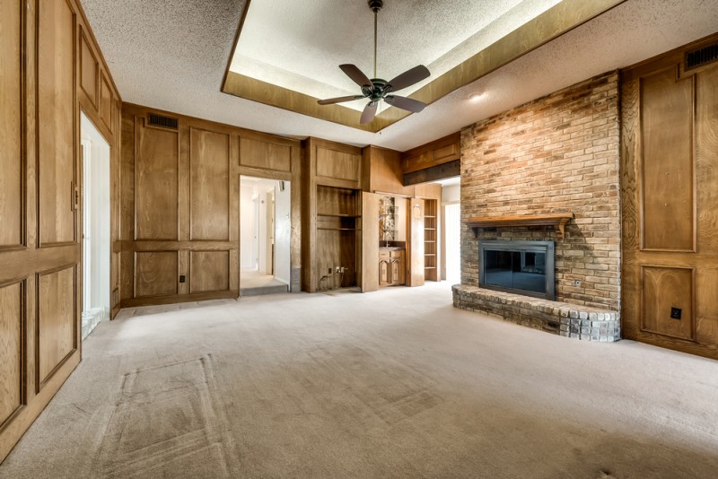    Family Room includes a Wet Bar 