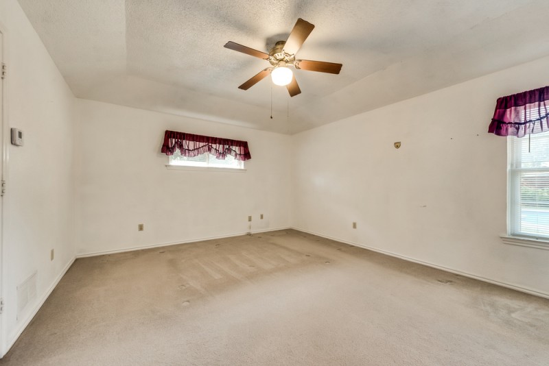    Spacious Master Bedroom 