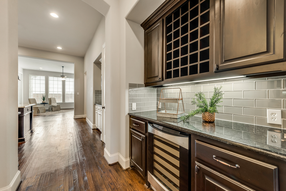    Wine Bar with Granite Counter 