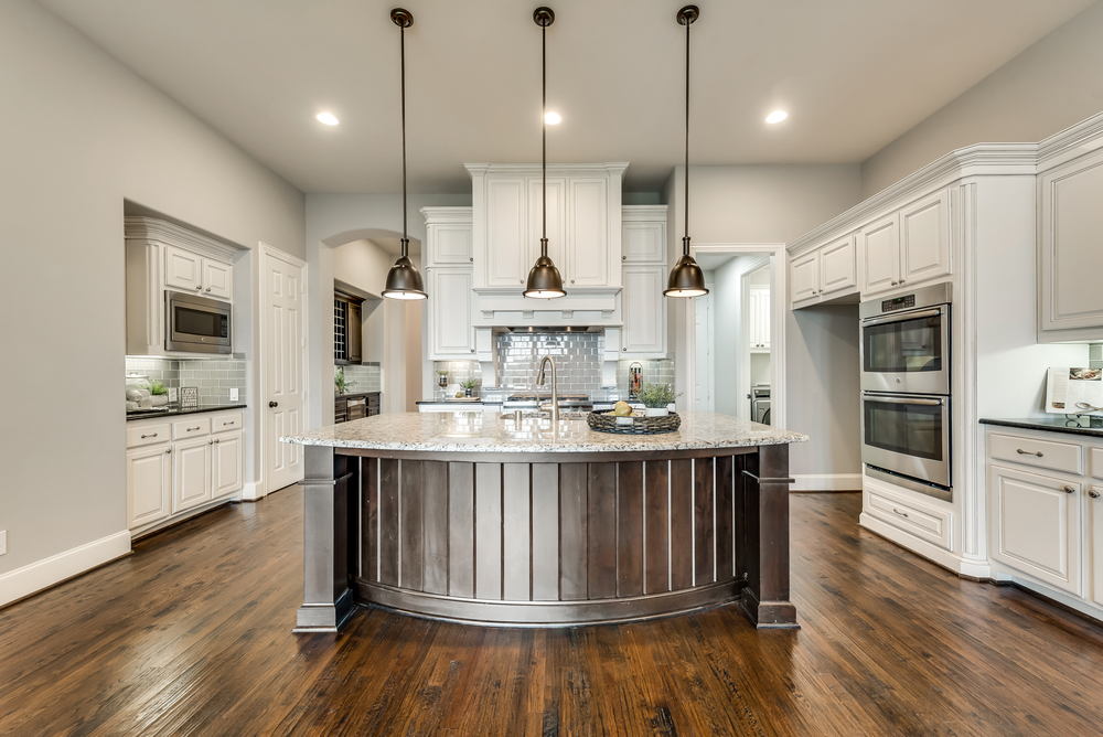    Gourmet Kitchen with all the Bells and Whistles 