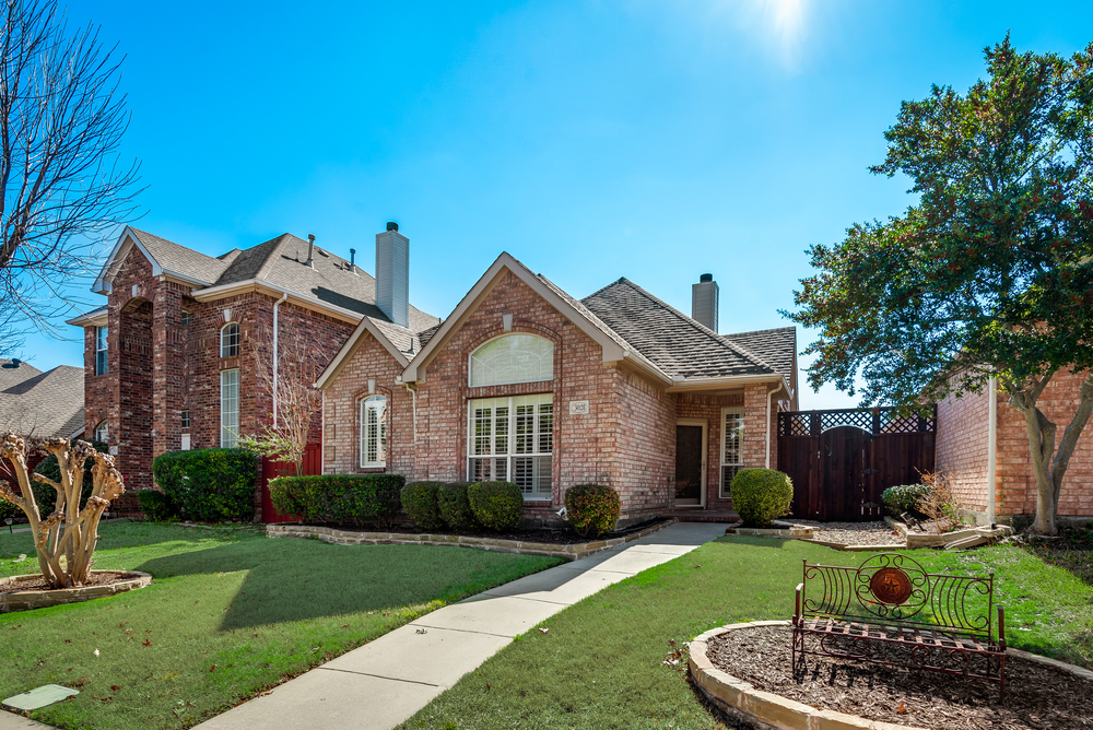 3028 Sawtooth Drive, Courtyards of Russell Creek, Plano